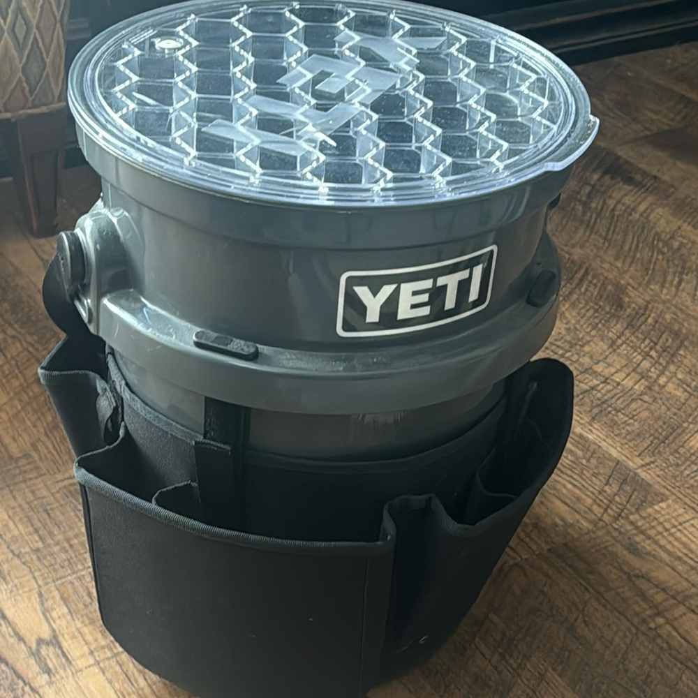 Yeti load out bucket